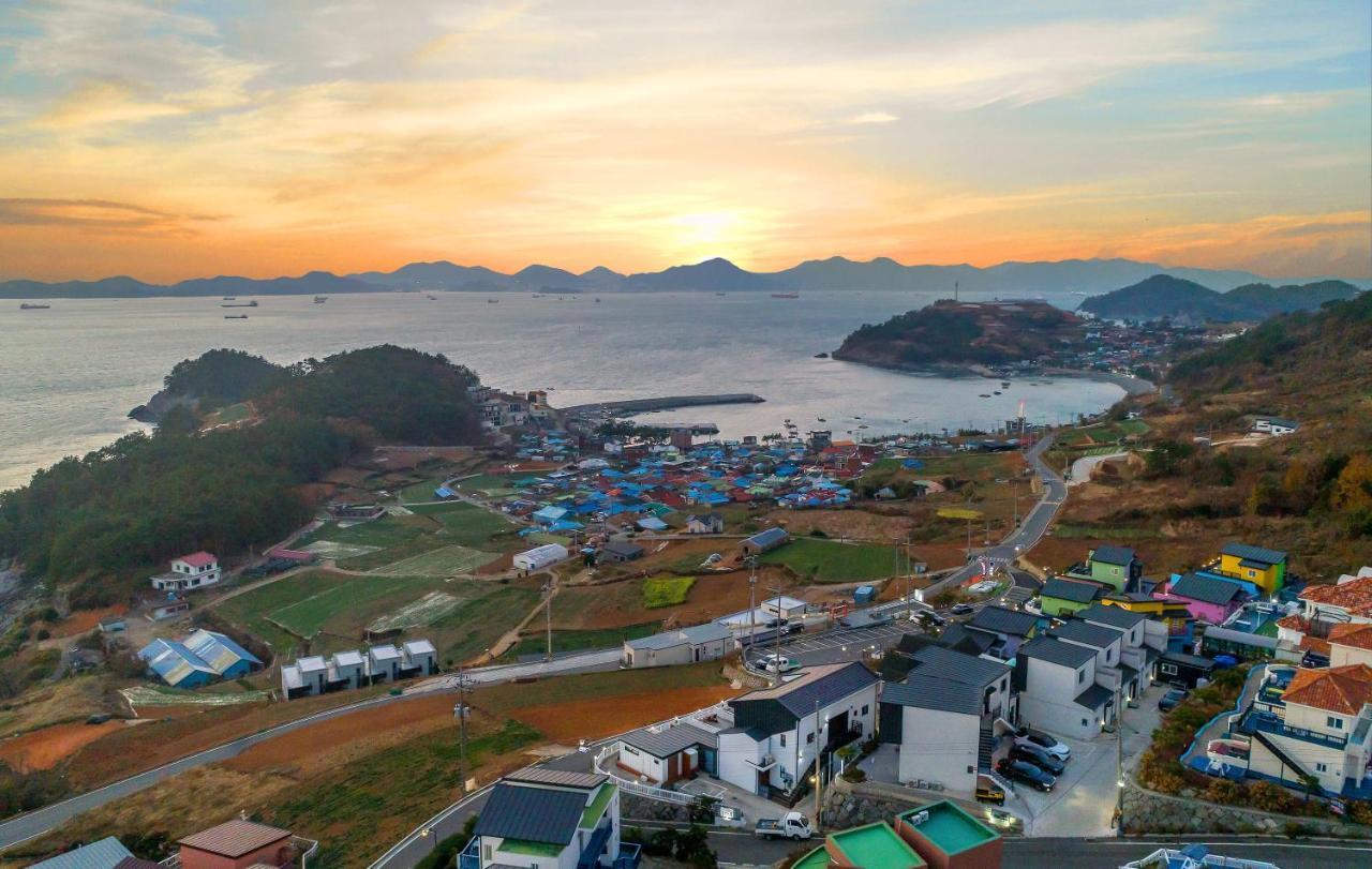 Namhae Whale'S Dream Villa Exterior photo