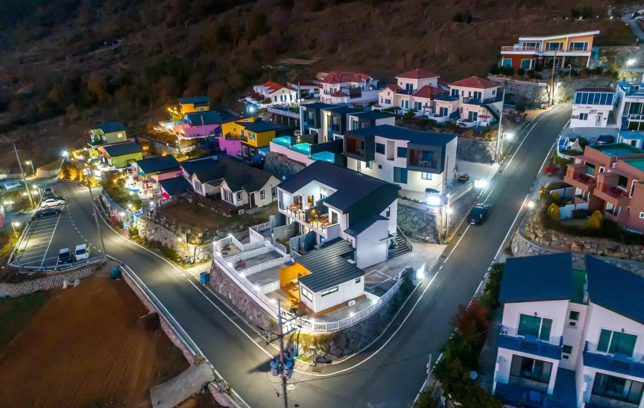 Namhae Whale'S Dream Villa Exterior photo