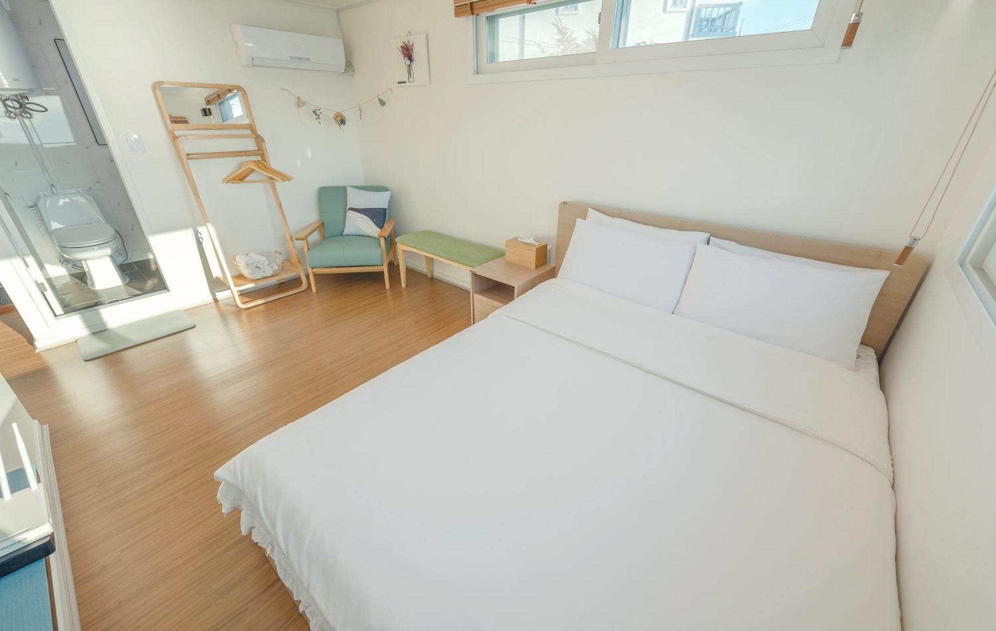 Namhae Whale'S Dream Villa Room photo