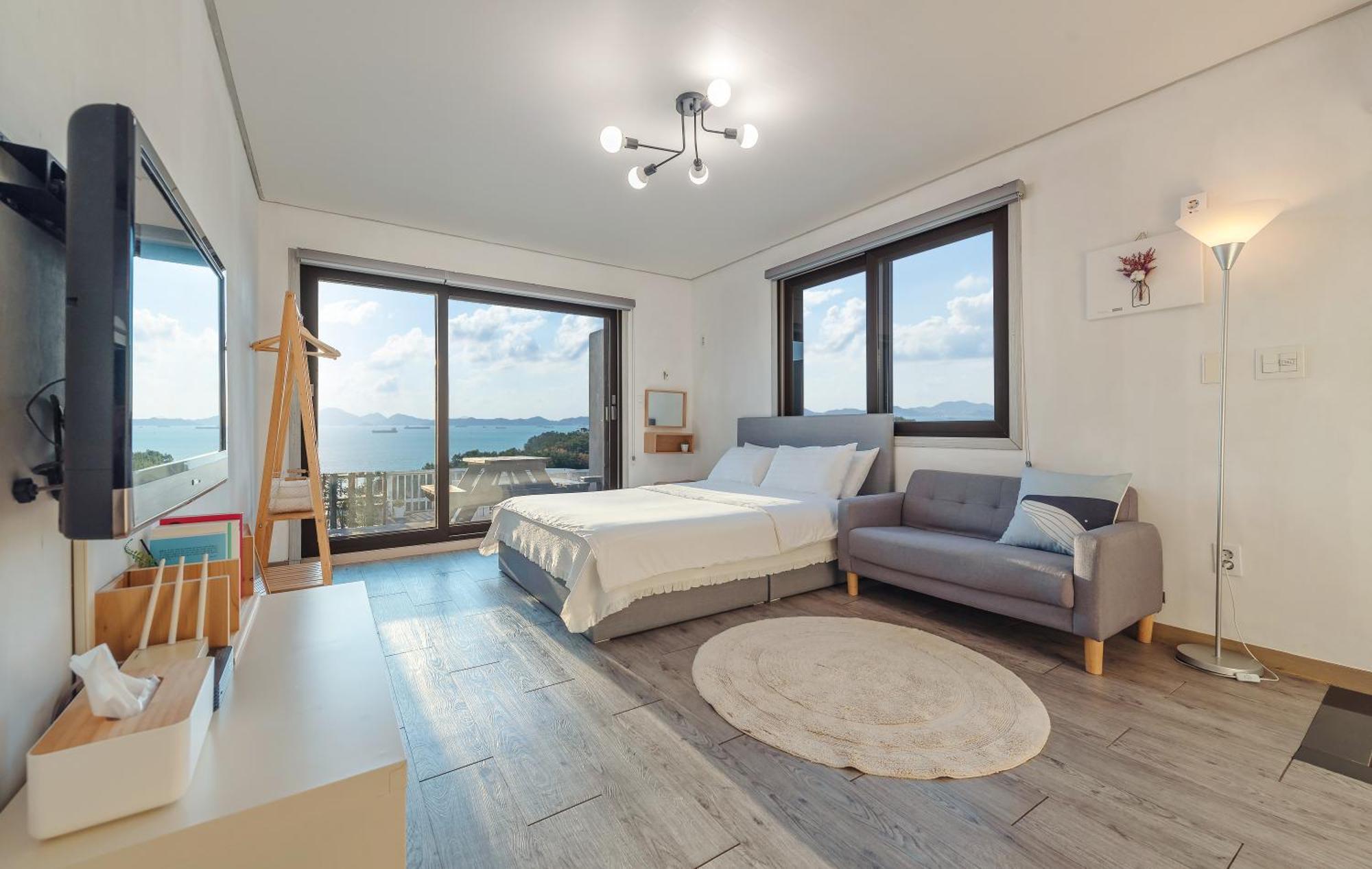 Namhae Whale'S Dream Villa Room photo